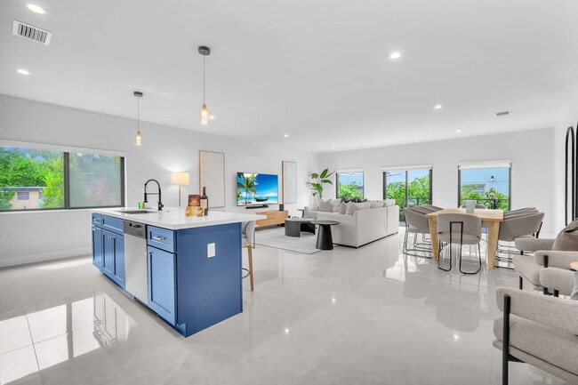 Building Photo - 2951 NW 13th St Unit ID1297419P