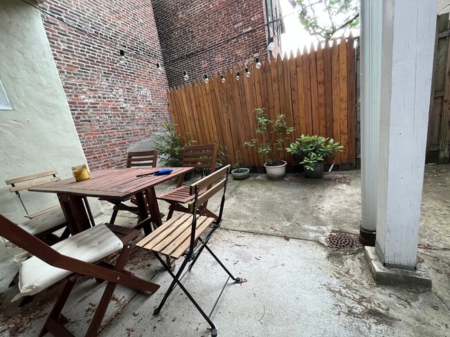 Building Photo - 317 6th S St Unit 1R
