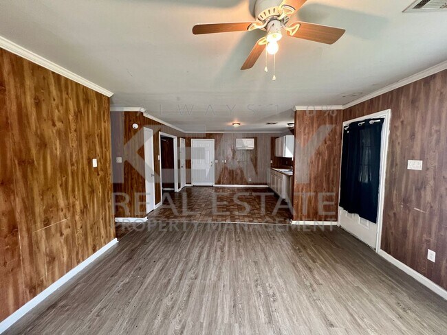 Photo - 3 Bed, 2 Bath House in Lafayette!