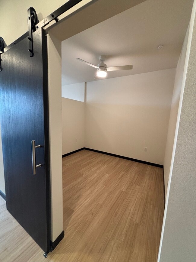 Studio Bedroom - Vicino Madison