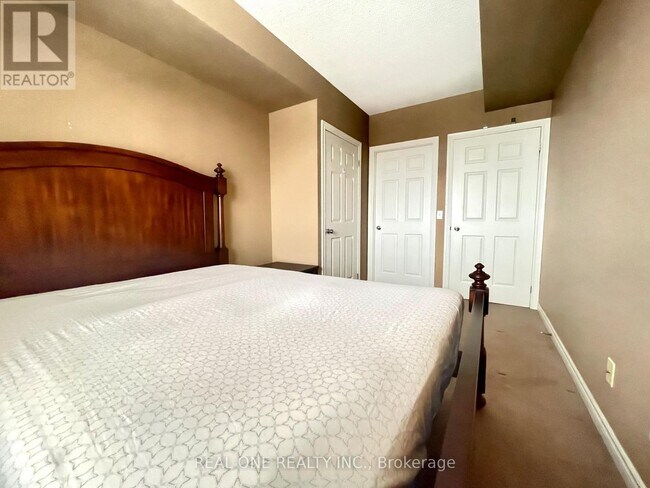 Photo - 47 Caroline St N Unité 301