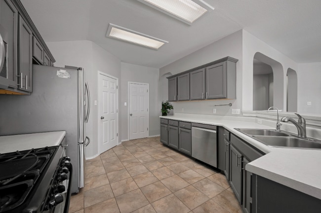 Photo - 1500 Lochaline Loop