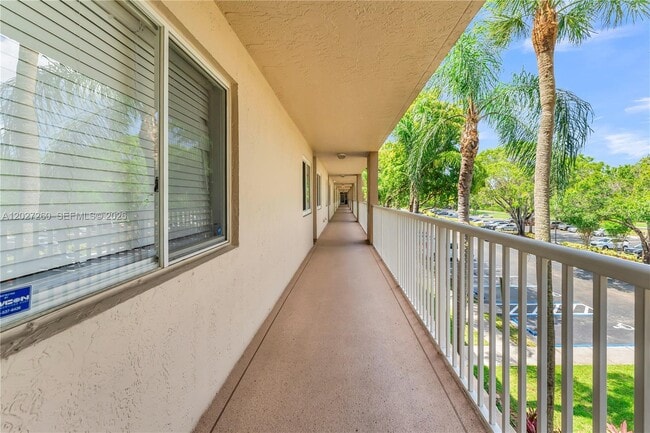 Photo - 9511 Weldon Cir Unit G308
