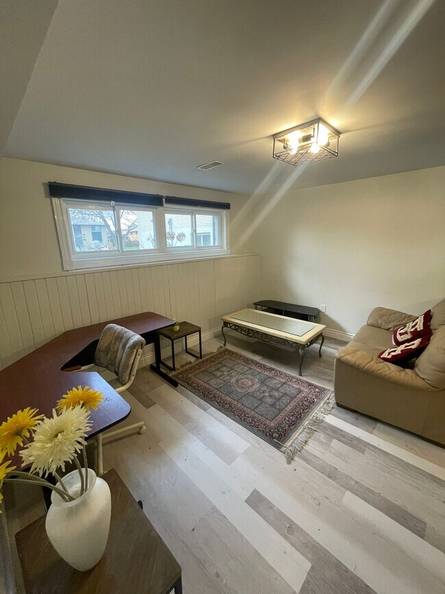 Photo - 365 Roselawn Pl Unit 365 Roselawn Pl Upper