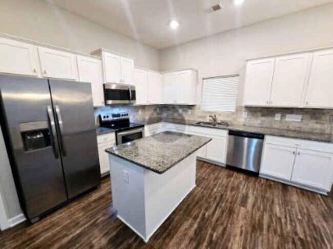 Photo - 28 Roundabout Ln