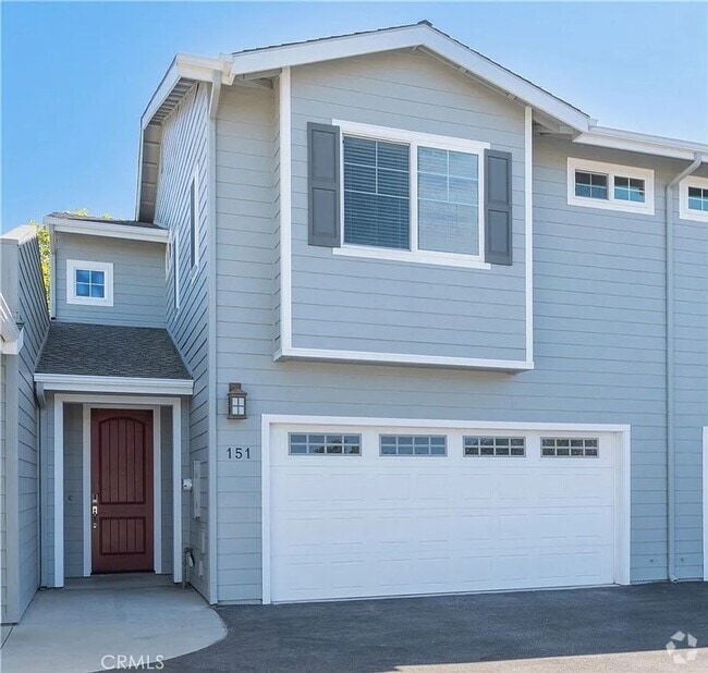 Building Photo - Spacious 3bd/2.5ba Condo w/ Two Car Garage