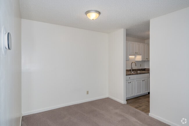 Updated 2BR, 1BA - 810SF - Dining Room - Westporte Apartments