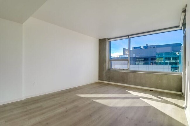 Photo - Stunning 1Bdm 1Ba Condo in the Heart of Do...