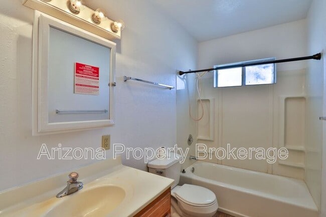 Photo - 2408 W Morten Ave Unit #4