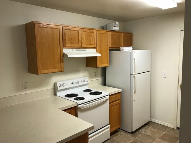 Photo - 1 car garage with 2 bedroom and 1.5 bathrooms, this townhome will not last long