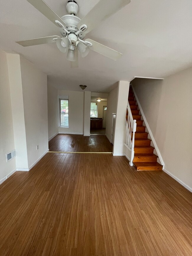 Photo - 237 W Clarkson Ave