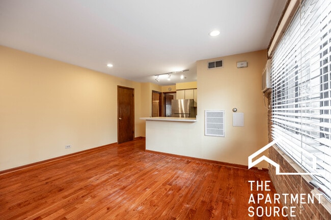 Photo - 719 W Diversey Pky Unit 2