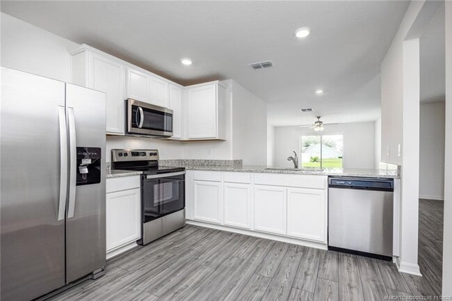 Photo - 1949 SE Sandia Dr