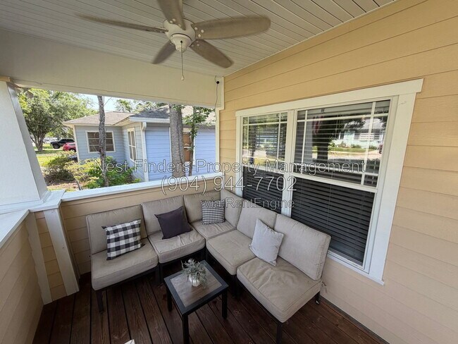 Photo - 3886 Walsh St