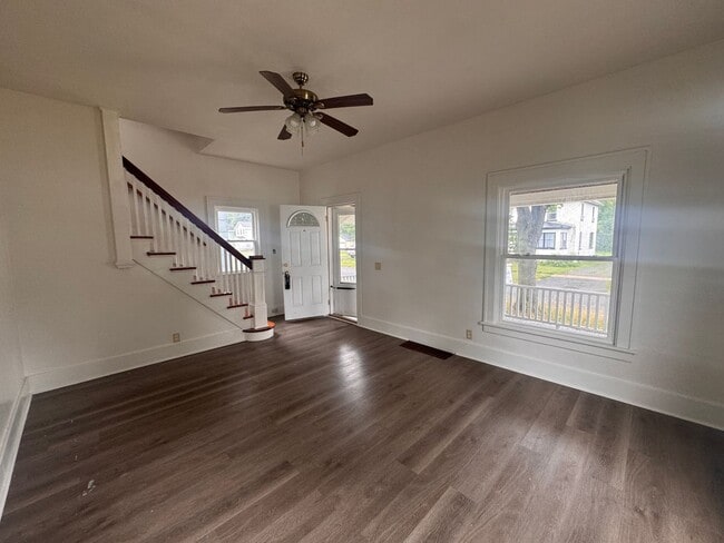 Photo - 628 W Thomas St