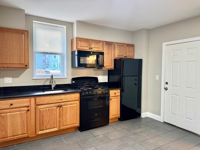 Building Photo - 20 Chase St Unit 1