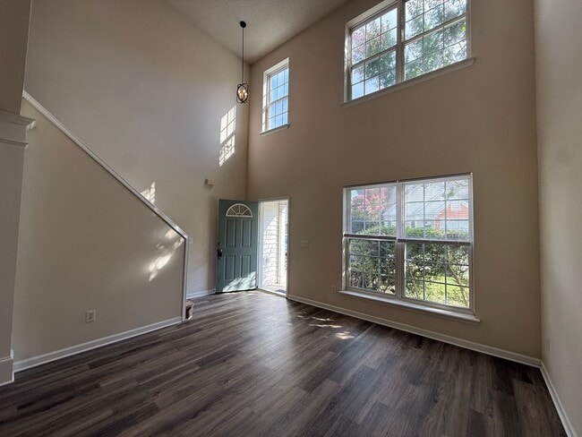 Photo - 146 Brentfield Loop