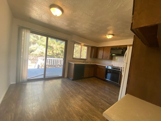 Photo - 2531-2533 E 27th Ave