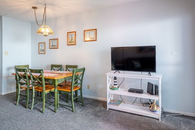 Photo - COZY AND QUAINT FURNISHED OFF-SEASON WINTER GETAWAY Unit Sea Colony 22B