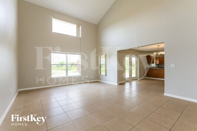 Photo - 618 Chavers St E
