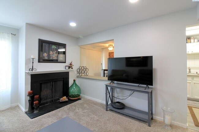 Photo - Fully Furnished 1 Bed, 1 Bath Apartment in...