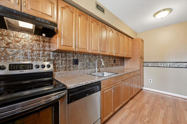 Photo - 3 Bed | 2.5 Bath Townhome in Wedgewood Estates – Available Now!