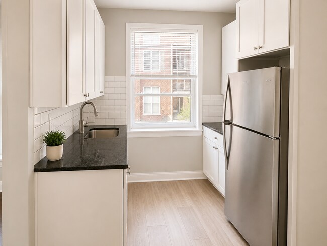 Photo - 739 Hinman Ave Unit 1W