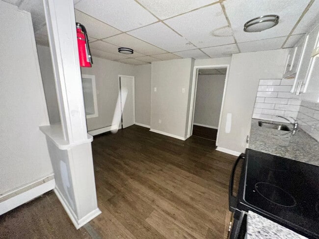 Photo - 420 N High St