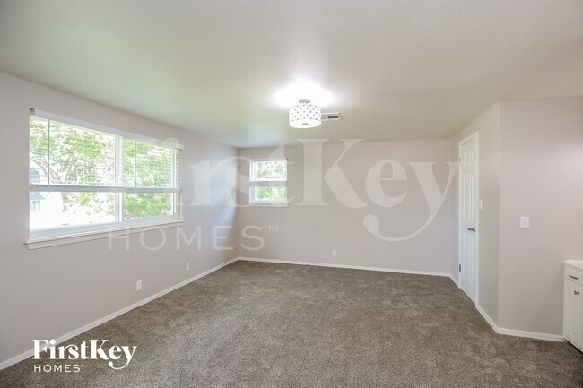 Photo - 743 Nancy Lynn Terrace