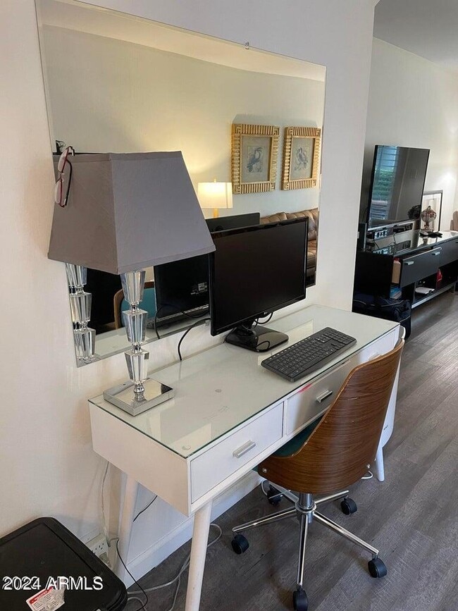 Photo - 4610 N 68th St