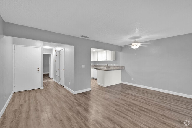 1BR, 1BA - 750SF
