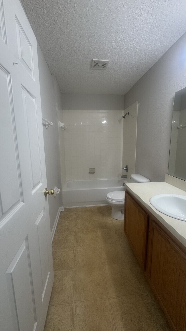 5260 Collins Rd
