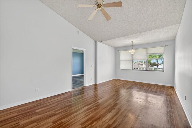 Photo - 6101 SE Landing Way Unit 11