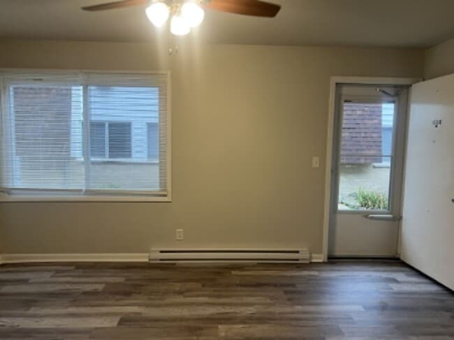 Photo - 1694 Molitor Rd Unit B