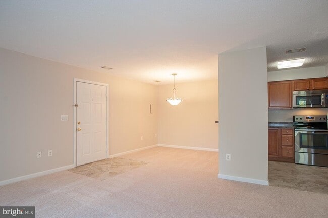 Photo - 6919 Mary Caroline Cir Unidad G