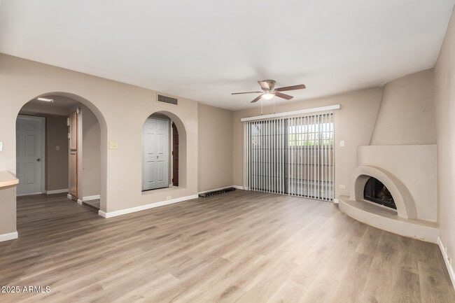 Photo - 10410 N Cave Creek Rd Unit 1011