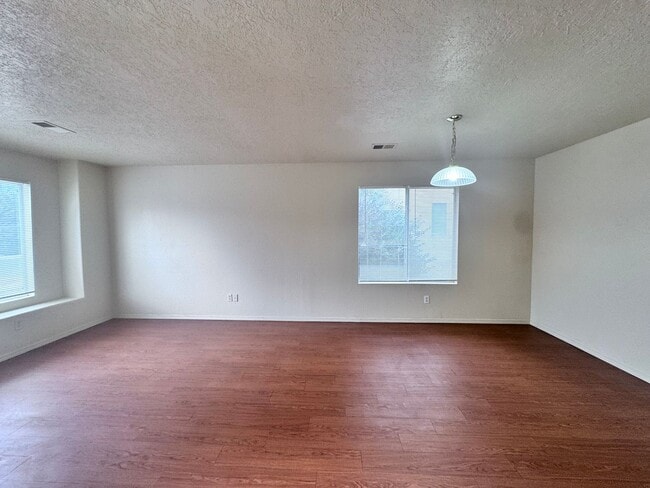 Photo - 4 bed 2 bath home- New Carpet!