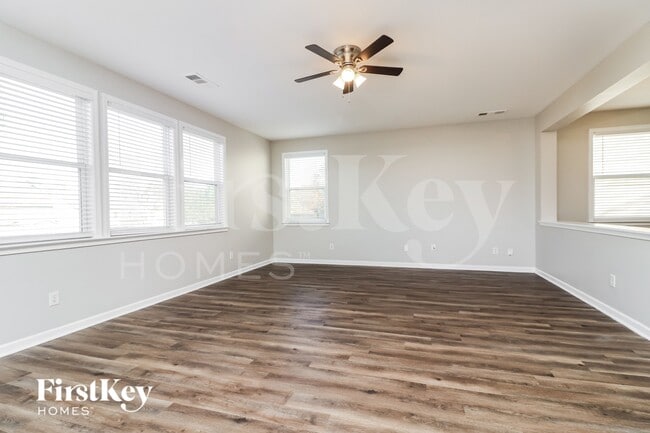 Photo - 85 Parkmont Way