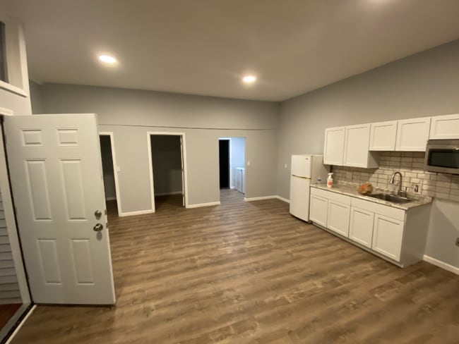 Photo - 11939 Triskett Rd Unidad Studio