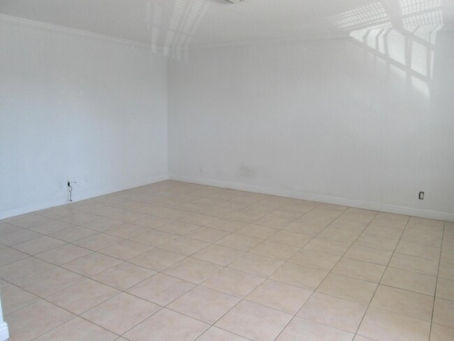 Photo - 405 N Cypress Dr Unidad 3