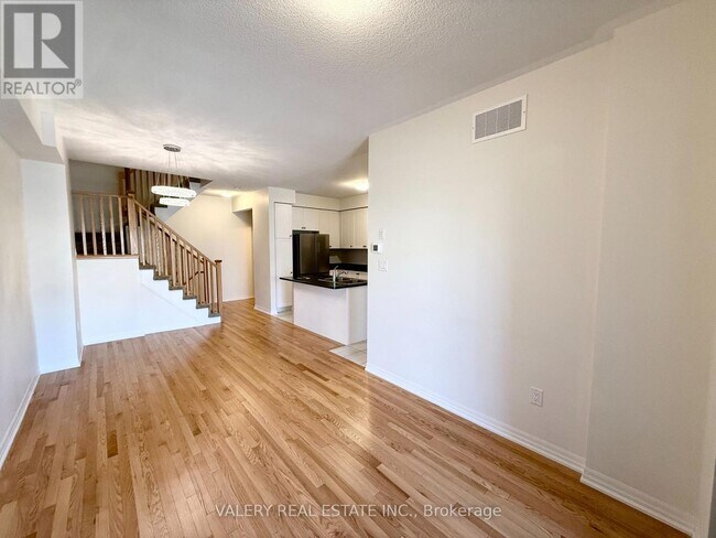 Photo - 137 Bravo Ln