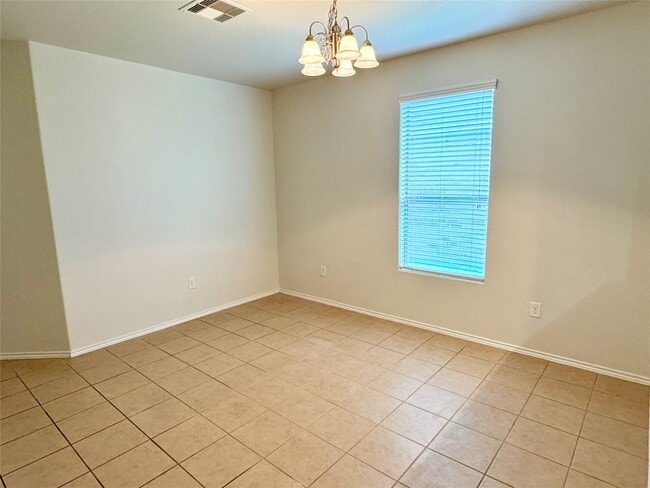 Photo - 1331 S Maple Dr