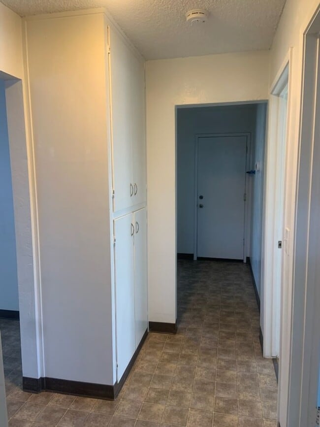 Photo - 656 E Bronte Ave