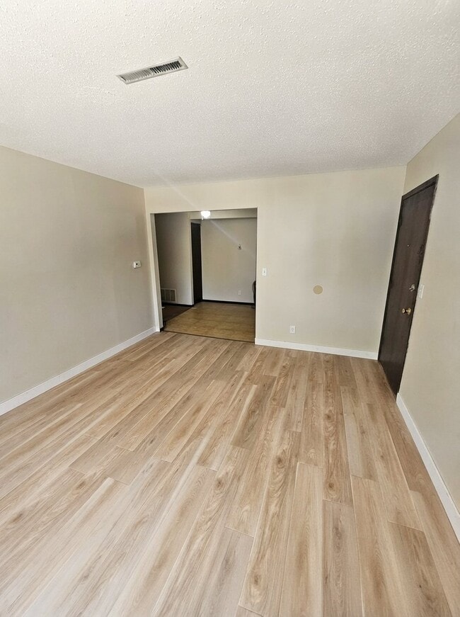 Photo - 2324 E Locust St Unit Apt 111