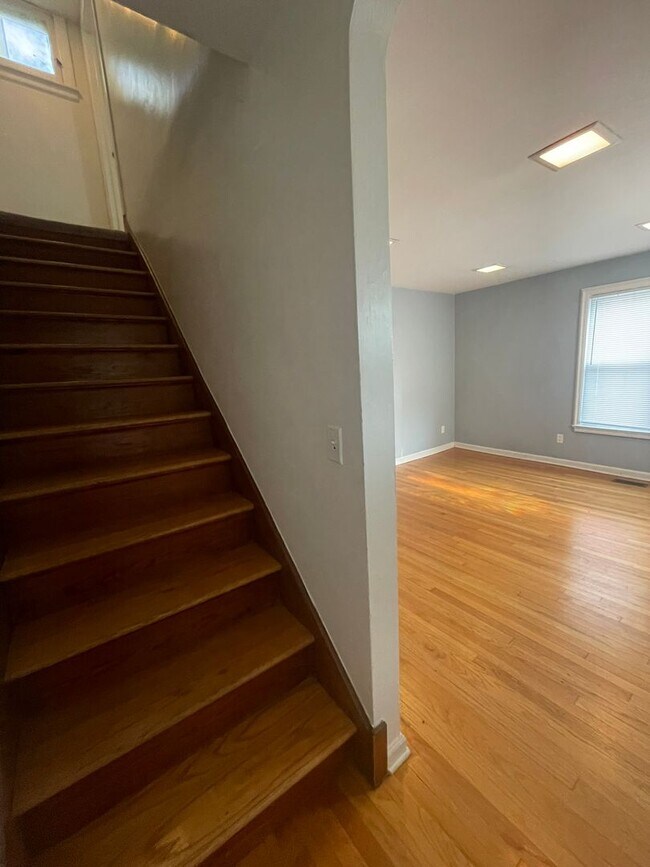 Photo - 215/217 N. Ashley St Unidad 217 N. Ashley St