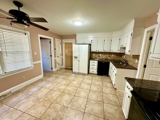 Photo - 5600 Carmel Rd