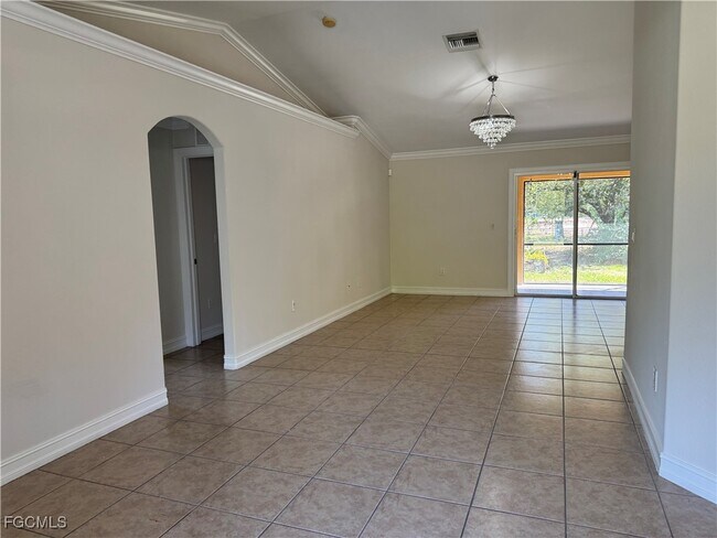 Photo - 3109 32nd St W