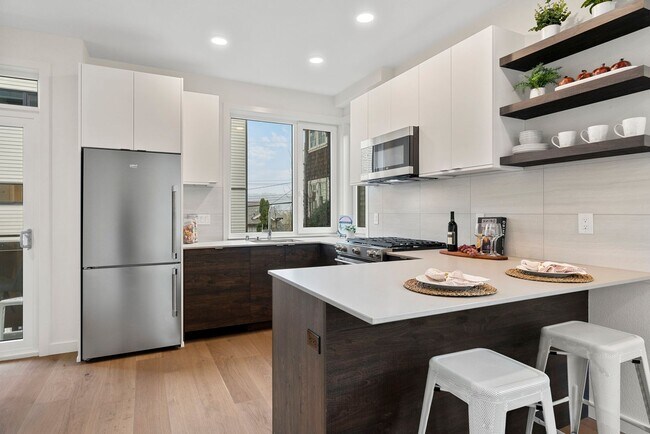 Photo - Beautiful Eastlake Condo