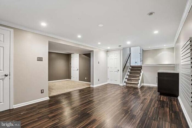 Photo - 247 Winchester Dr