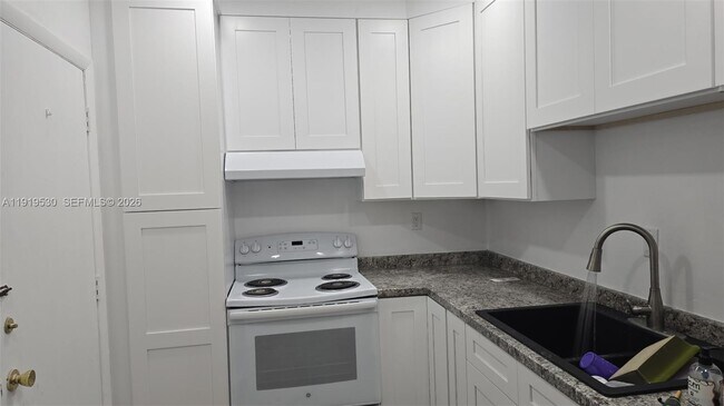 Photo - 9159 SW 77th Ave Unidad 211